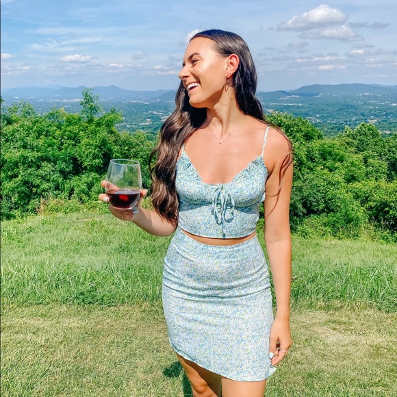 Meet Your Posher, Jackie - Picture 2 of 5